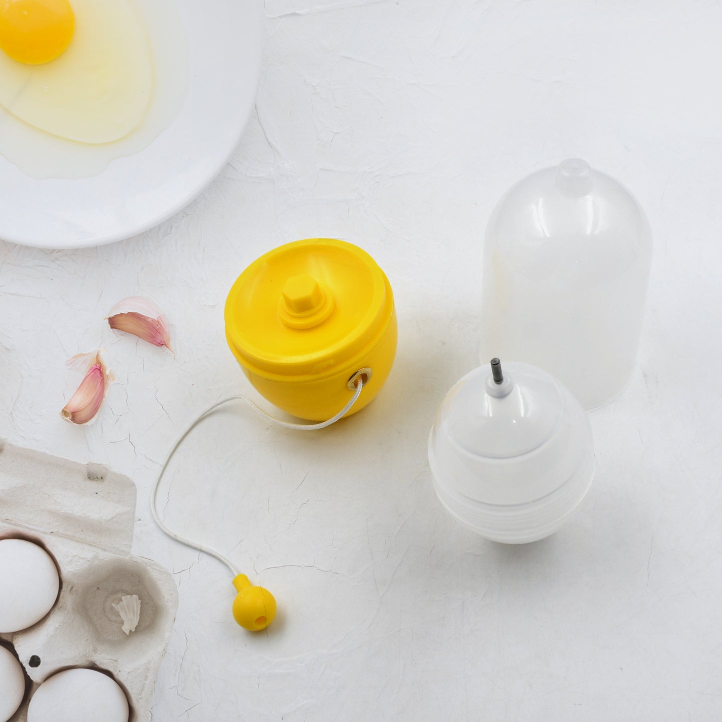 Manual Egg Puller Scrambler Household White Egg Yolk Mixer Kitchen Tool Mix Manual Scrambler Convenient Without Breaking Eggs.